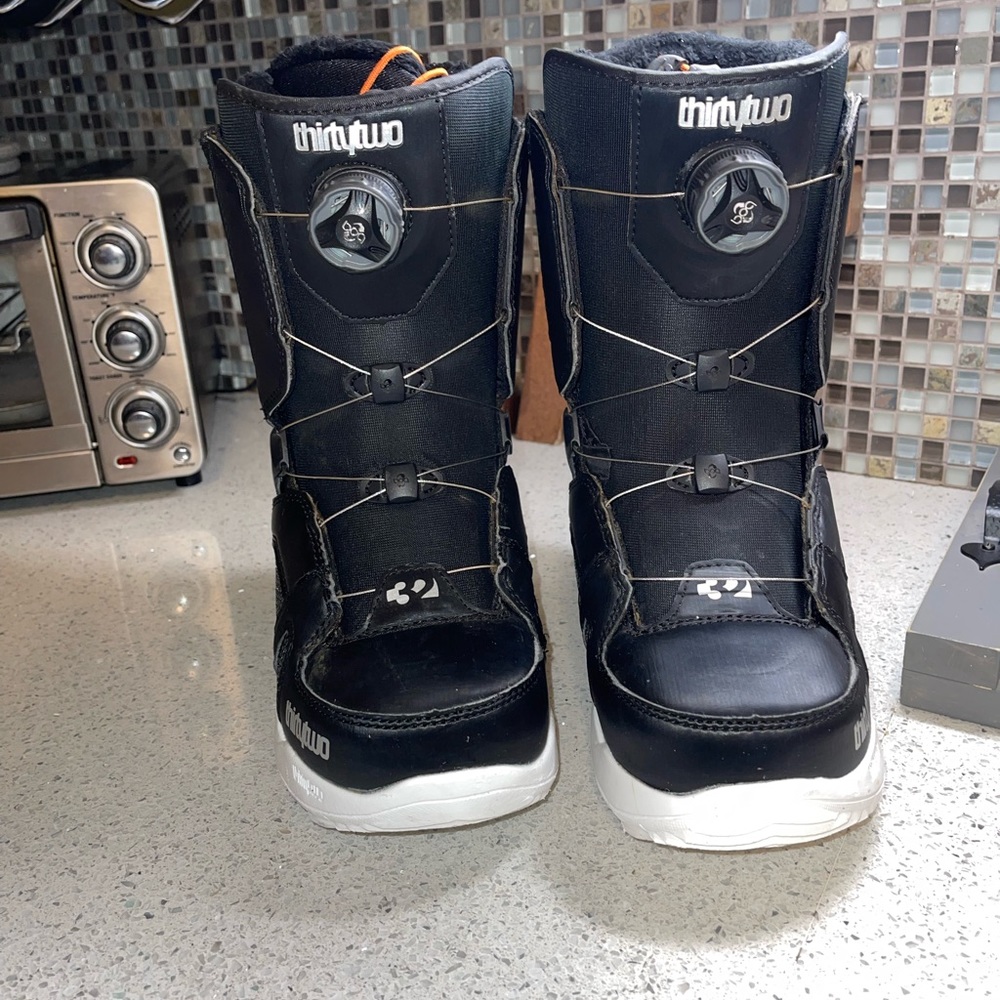 Snowboard boots womens size 8